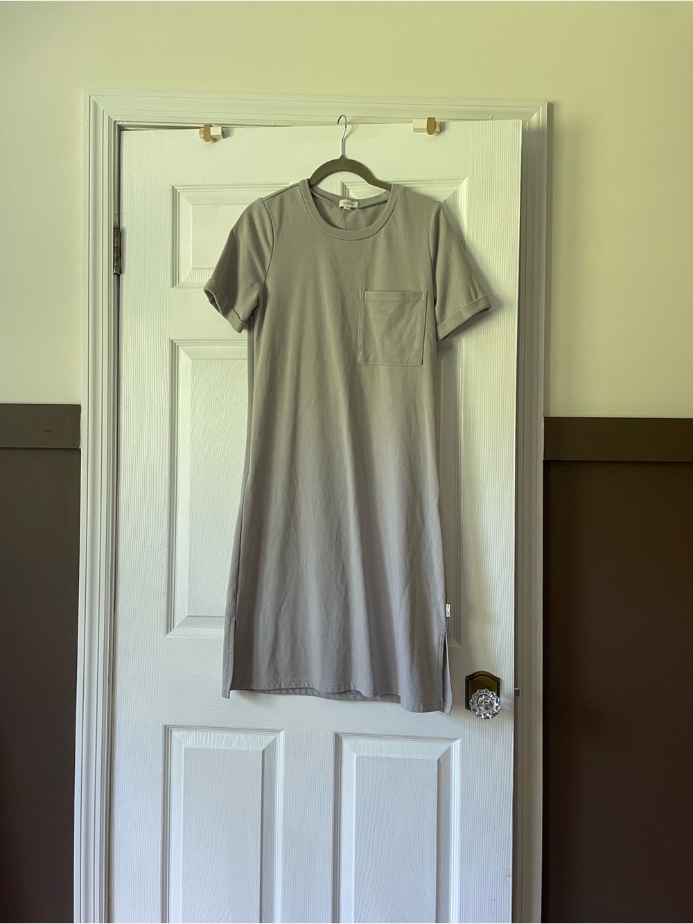 Roolee Light Gray Short Sleeve Pocket Midi Dress